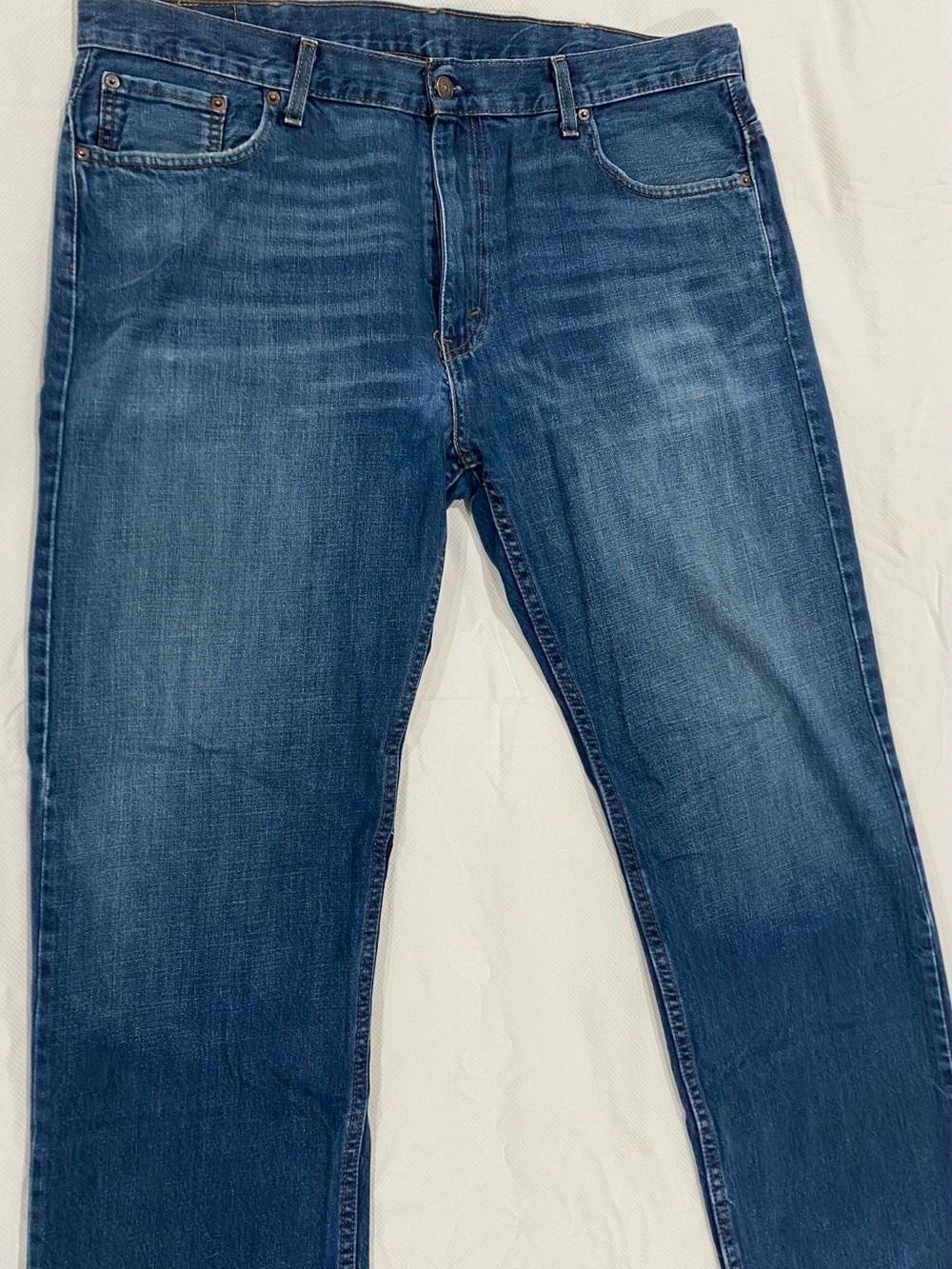 Levi's Men's Straight Jeans in Medium Blue Fade